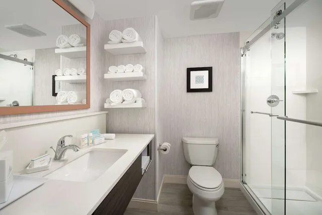 غرفة بسريرين كوين بشرفة لذوي الإعاقة، Hampton Inn Marathon Florida Keys Fl 2/2