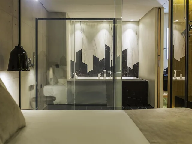 جناح جونيور بسرير كوين مع أريكة، Novotel Sevilla 3/3