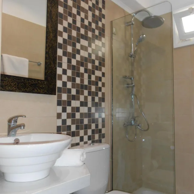 غرفة ثلاثية، Voula Hotel 7/10