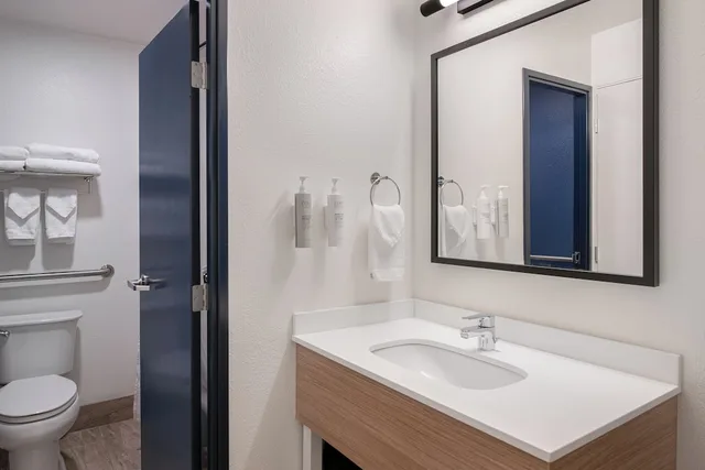 غرفة بسريرين كوين، Comfort Inn Asheville East-Blue Ridge Pkwy Access 3/3
