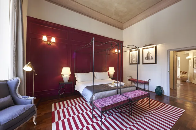 Deluxe, Queen Bed, Peruzzi Urban Residences 4/9