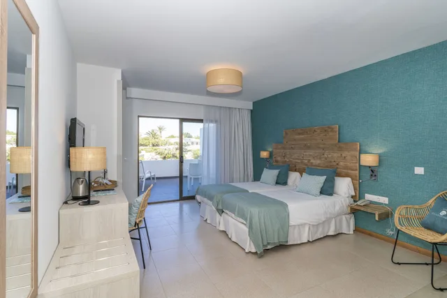 غرفة بإطلالة على البحر بشرفة مفردة بسريرين منفصلين، Hotel Playa Santandria - Adults Only 5/10