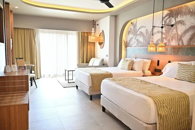 جناح جونيور بسرير مزدوج بإطلالة على الحديقة، Riu Palace Peninsula All Inclusive 1/6