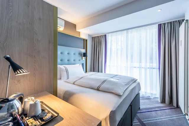 غرفة قياسية بسرير مزدوج أو سريرين منفصلين، Premier Inn Saarbrucken City Centre 3/8