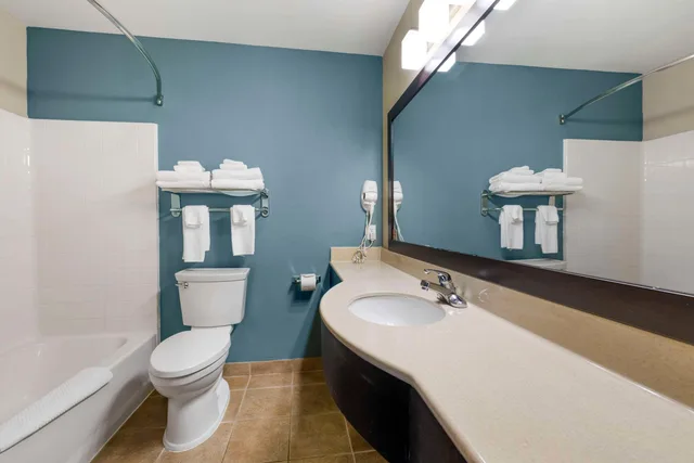 غرفة بسرير مزدوج، Sleep Inn & Suites Hays I-70 4/4
