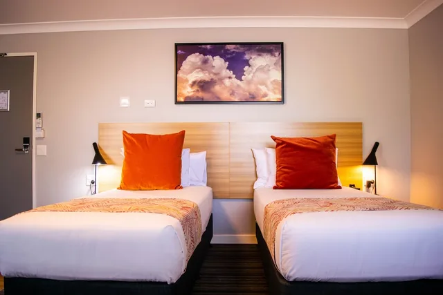 2 Bedrooms, Apartment, King and Twin Beds, Potters Boutique Hotel 4/6