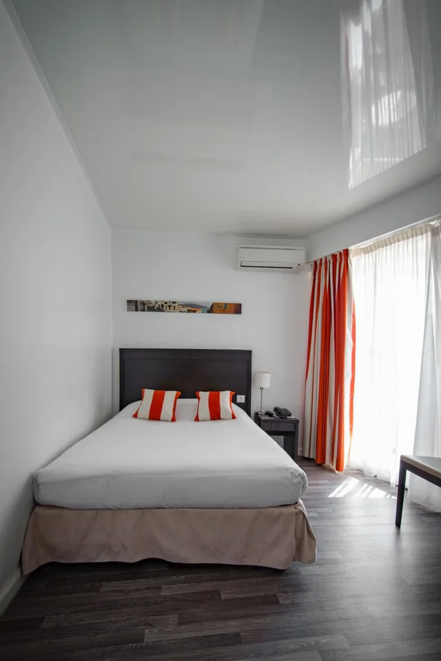 غرفة صغيرة بسرير مزدوج، Exclusive Hotel Comte De Nice 2/7