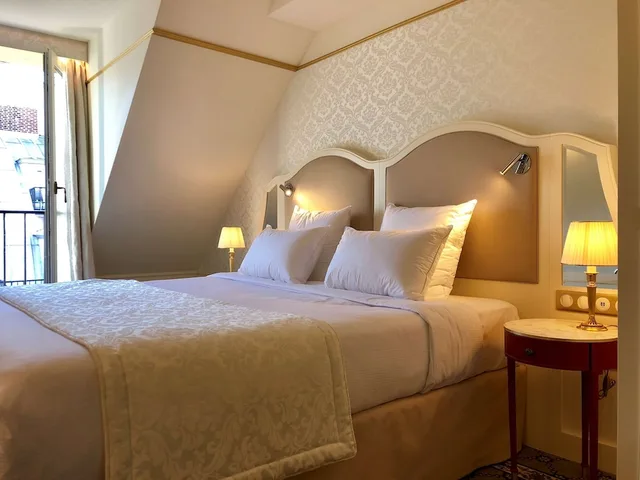 جناح جونيور بسريرين منفصلين مع أريكة، Hotel Mayfair Paris 4/6