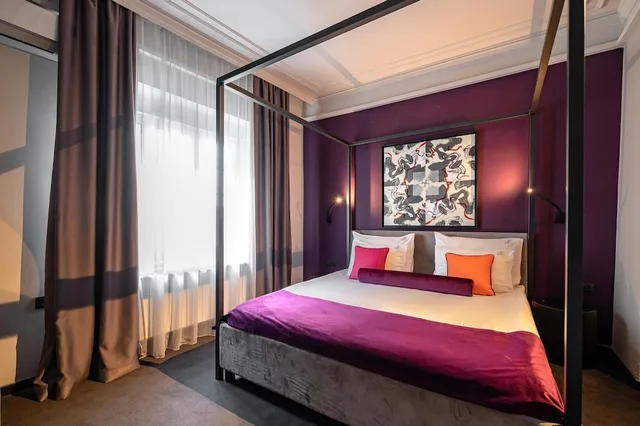 غرفة بريميوم بسرير كينج بإطلالة على المدينة، Artloft Hotel 1/3