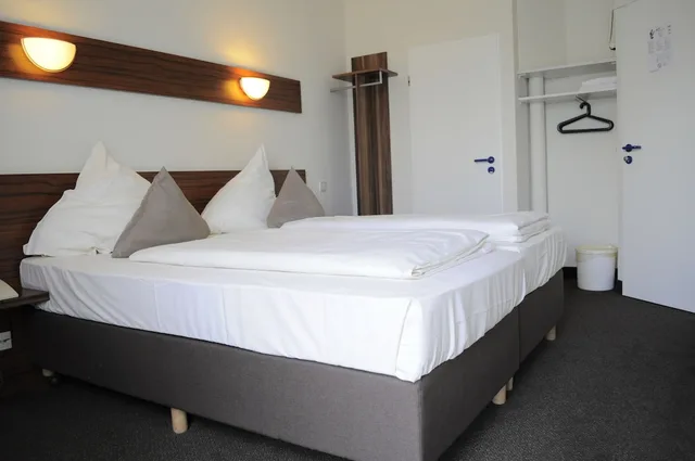 غرفة بسريرين منفصلين، Hotel Am Wall 1/3