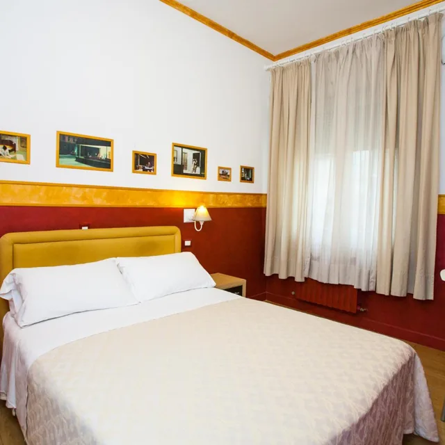 غرفة كلاسيكية بسرير مزدوج أو سريرين منفصلين، Diana Suites 3/10