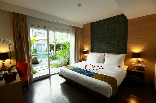 Deluxe, Pool Terrace، b Hotel Bali & Spa 1/5