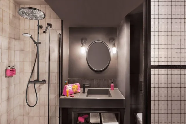 جناح بسرير مزدوج، Moxy Lille City 2/2