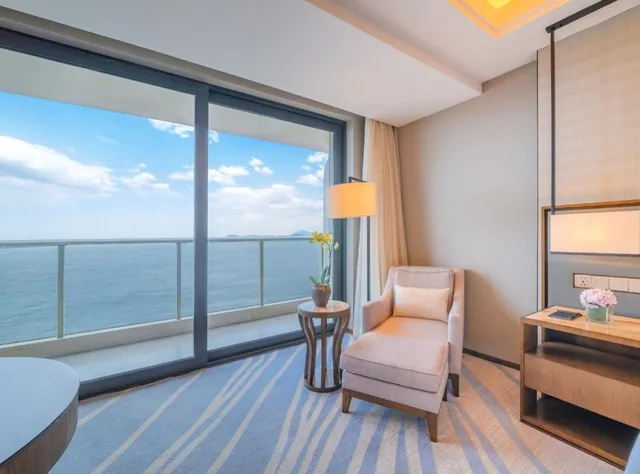 غرفة بريميوم بسرير كينج بإطلالة على البحر، Hilton Zhoushan 3/5