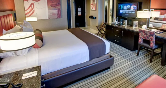 Luxury, King Bed, Bay View، Golden Nugget 2/3