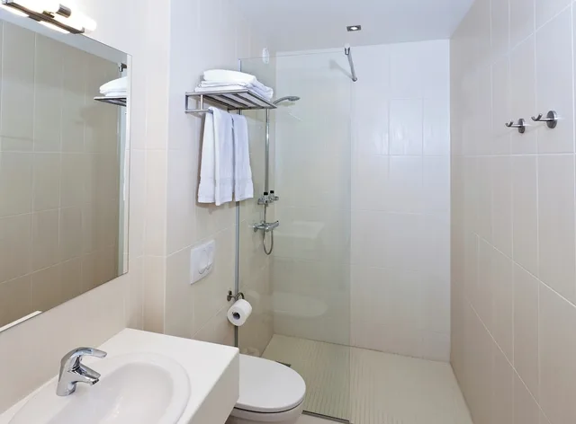 Standard, Double Bed, Hotel Klettur 9/9