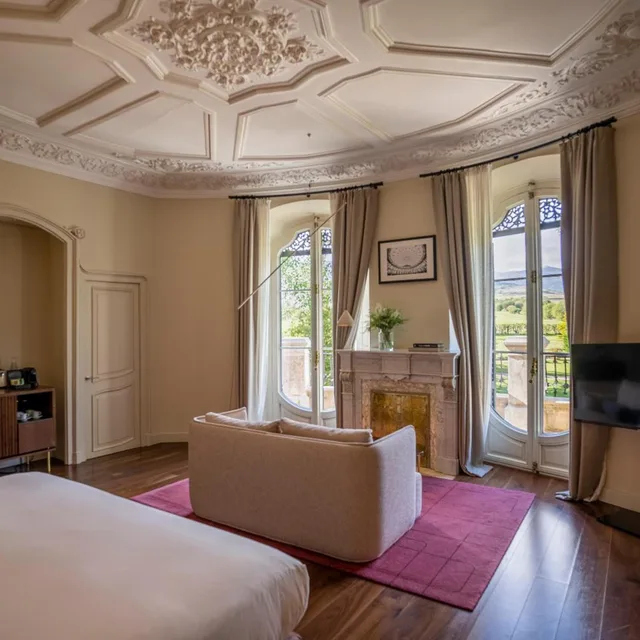 جناح، Mercer Hotel Torre del Remei 2/4