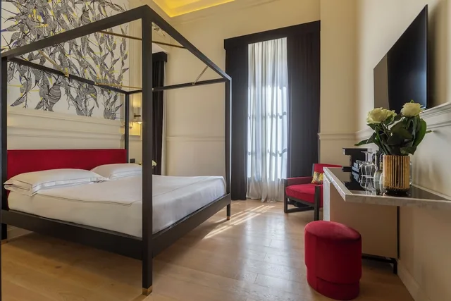 جناح رئاسي بسريرين كينج مع أريكة، Roma Luxus Hotel 2/10