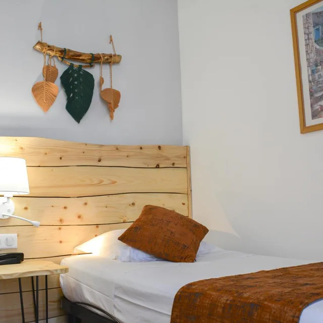 غرفة اقتصادية مفردة، Hotel Busby 9/10