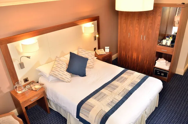 غرفة قياسية بسرير مزدوج، Riverside Hotel 3/8