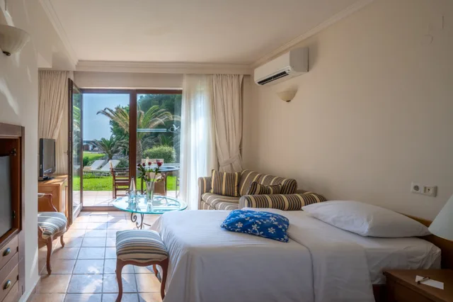 2 Bedrooms, Family Suite, Ythica، Aquila Rithymna Beach 4/8