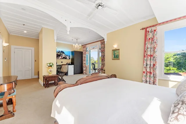 غرفة بريميوم مفردة بسرير كينج، Aachen House 1/2