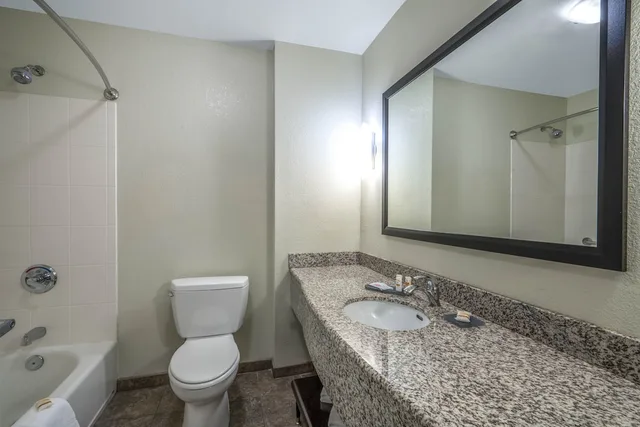 جناح بسريرين كوين، La Quinta Inn & Suites by Wyndham Loveland 2/2