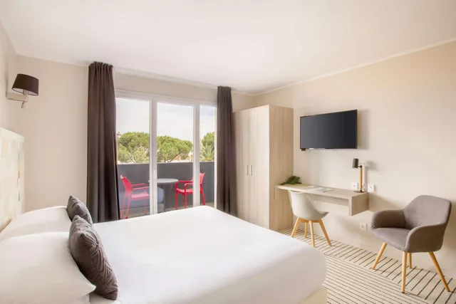 غرفة ديلوكس بسرير مزدوج بإطلالة على البحر، Best Western Plus Antibes Riviera 3/6