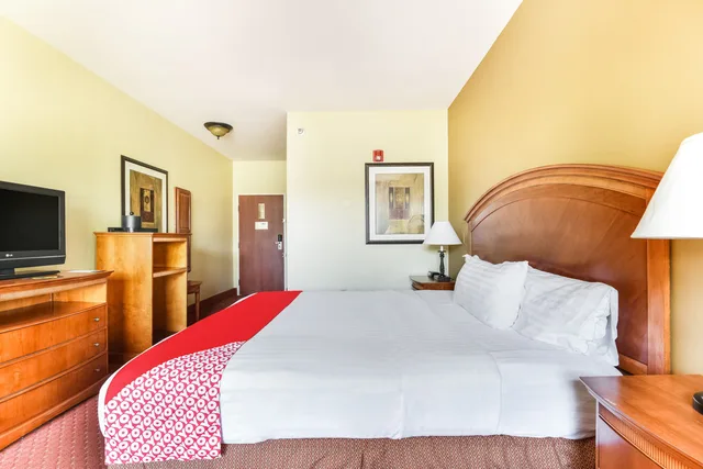 غرفة بسرير كينج لذوي الإعاقة، Oyo Townhouse Oklahoma City Airport 7/10