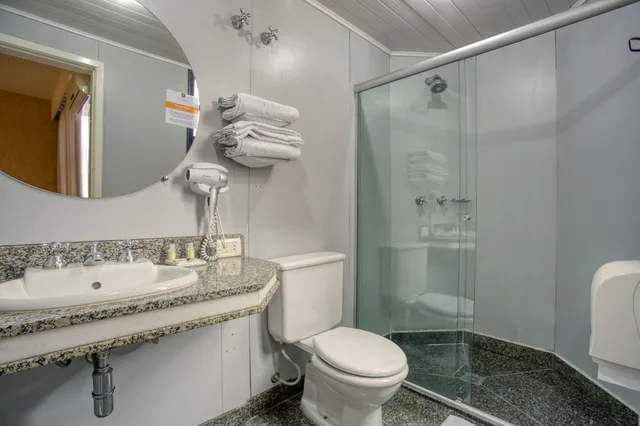 Executive, Double Bed, The Roochelle Hotel 7/8