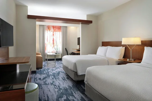 جناح بسريرين كوين مع أريكة، Fairfield Inn & Suites Niagara Falls 1/6