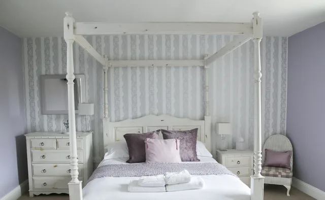 Superior, King Bed, Valley View، The Punch Bowl Inn 2/2