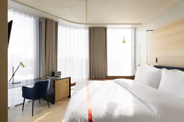 لوفت مفرد، Ruby Emma Hotel & Bar 2/4