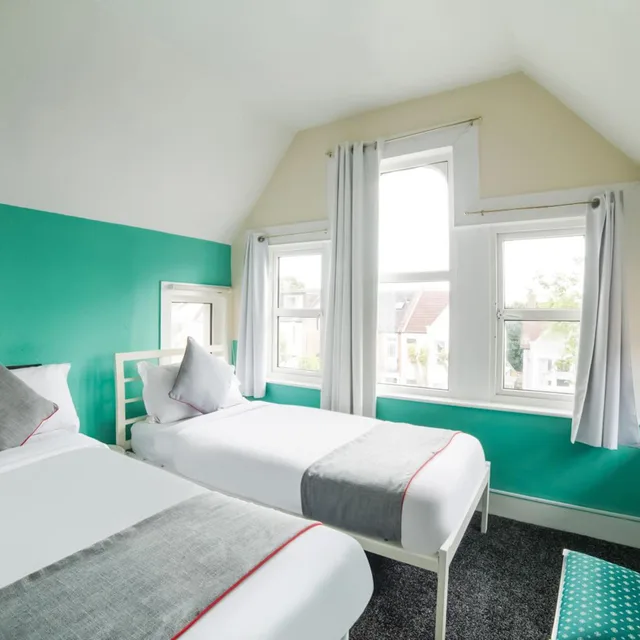 غرفة ديلوكس ثلاثية، Devine Beach Hotel, Westcliff Southend-On-Sea 2/10