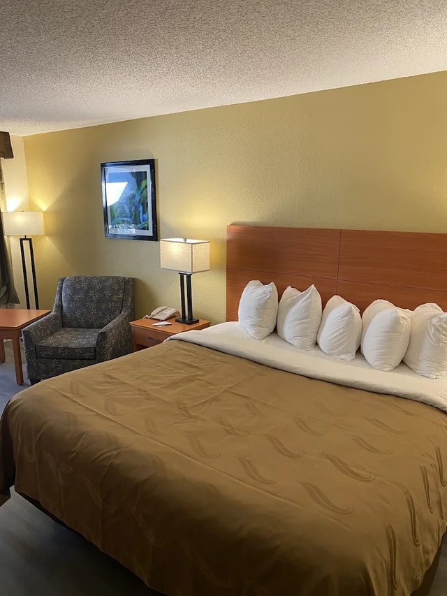 غرفة قياسية بسرير كينج، Quality Inn near Manatee Springs State Park 3/5