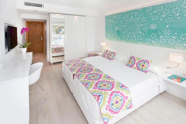 غرفة سوبيريور بسريرين منفصلين، Grupotel Ibiza Beach Resort - Adults Only 2/6