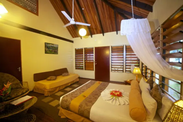 Garden, Bure, Queen Bed, Club Fiji Resort 2/2