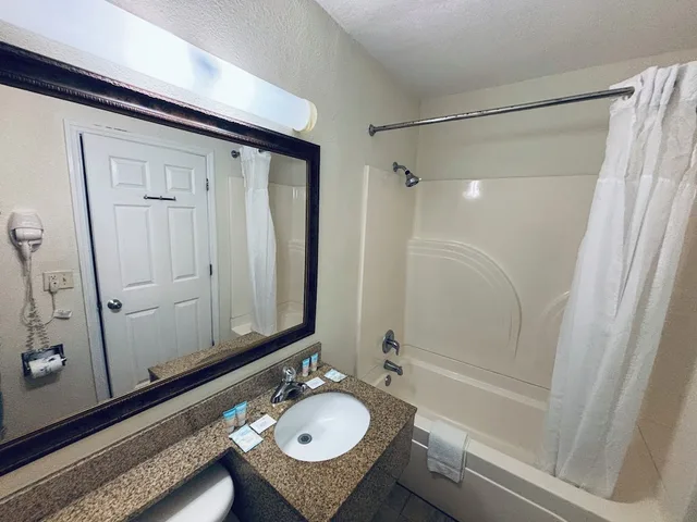 Standard, 2 Double Beds, Ocean View, La Bella Oceanfront Inn 5/5