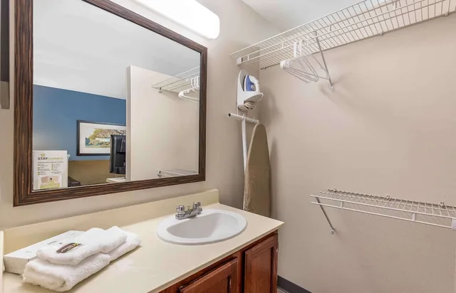 استوديو ديلوكس بسرير كوين مع أريكة، Extended Stay America - Denver - Tech Center - Central 3/3