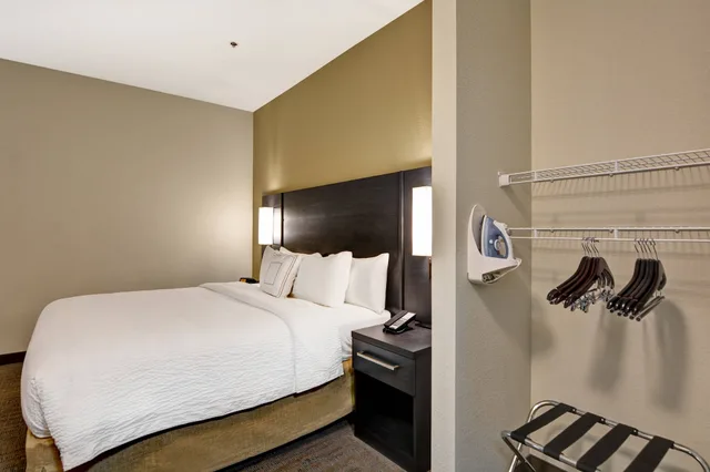 جناح بسرير كينج بغرفة نوم واحدة، Residence Inn Cleveland Airport Middleburg Heights 1/3