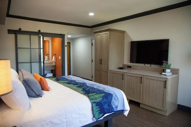 Lodge, King Bed, Main Building، Fontana Village Resort 1/6