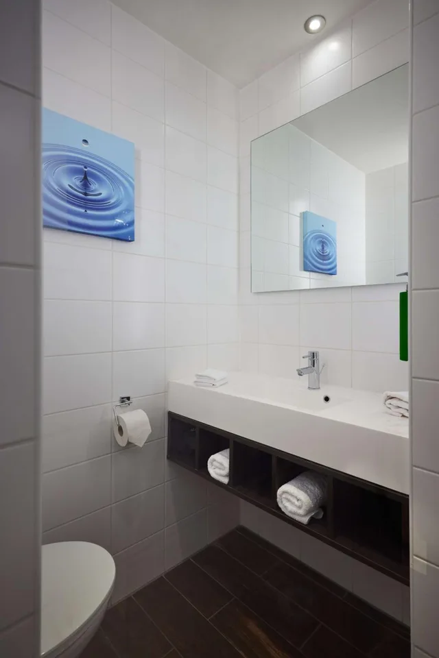 Junior Suite, King Bed, Sofa, Hilton Garden Inn Leiden 2/2