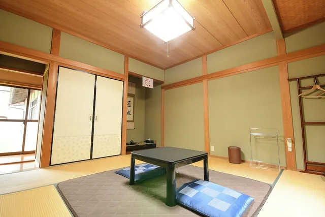 غرفة قياسية بفرشتي فوتون، Koyasan Shukubo Komyoin 1/2
