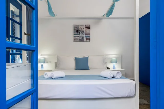 شقة عائلية بسريرين منفصلين مع أريكة، Elmi Suites 1/9