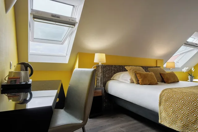 غرفة ثلاثية بسرير مزدوج وسرير فردي، Hotel Restaurant Crystal 1/9