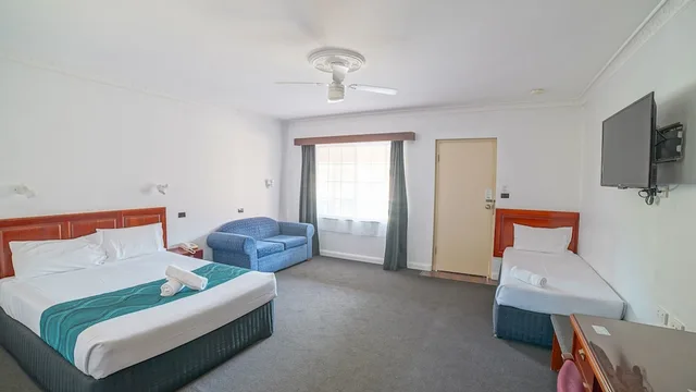 غرفة ديلوكس تنفيذية بسرير كوين وسرير فردي، COUNTRY COMFORT COFFS HARBOUR 2/10