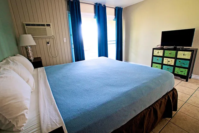غرفة بسرير كينج بإطلالة على البحر، Ocean Villa Inn 3/4