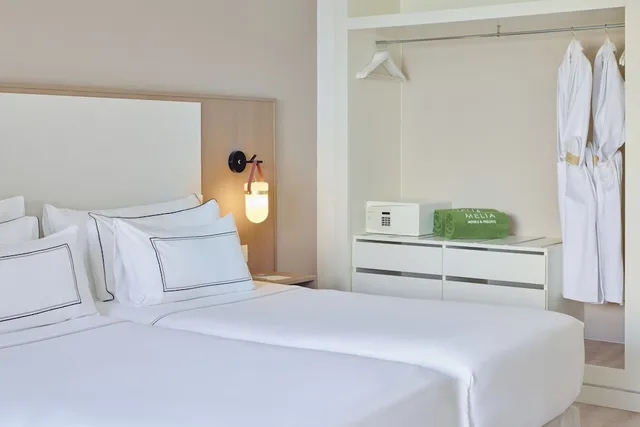 The Level, King Bed, Sea Front, Melia La Palma 1/3