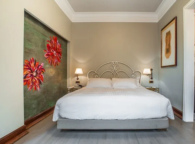 جناح رومانسي سوبيريور بسرير كوين مع أريكة، Art Hotel Orologio 2/8