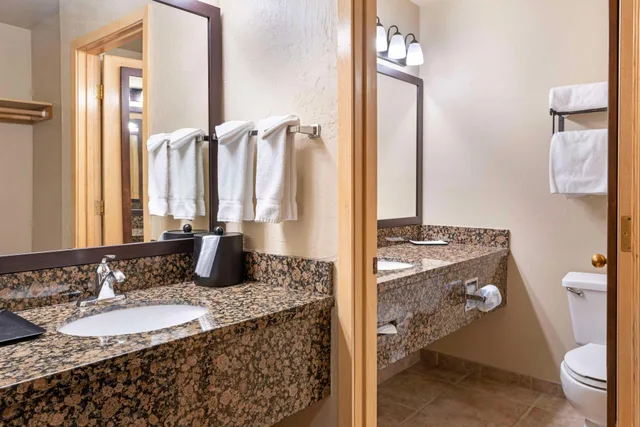 غرفة بسرير كينج، BEST WESTERN PONDEROSA LODGE 3/3
